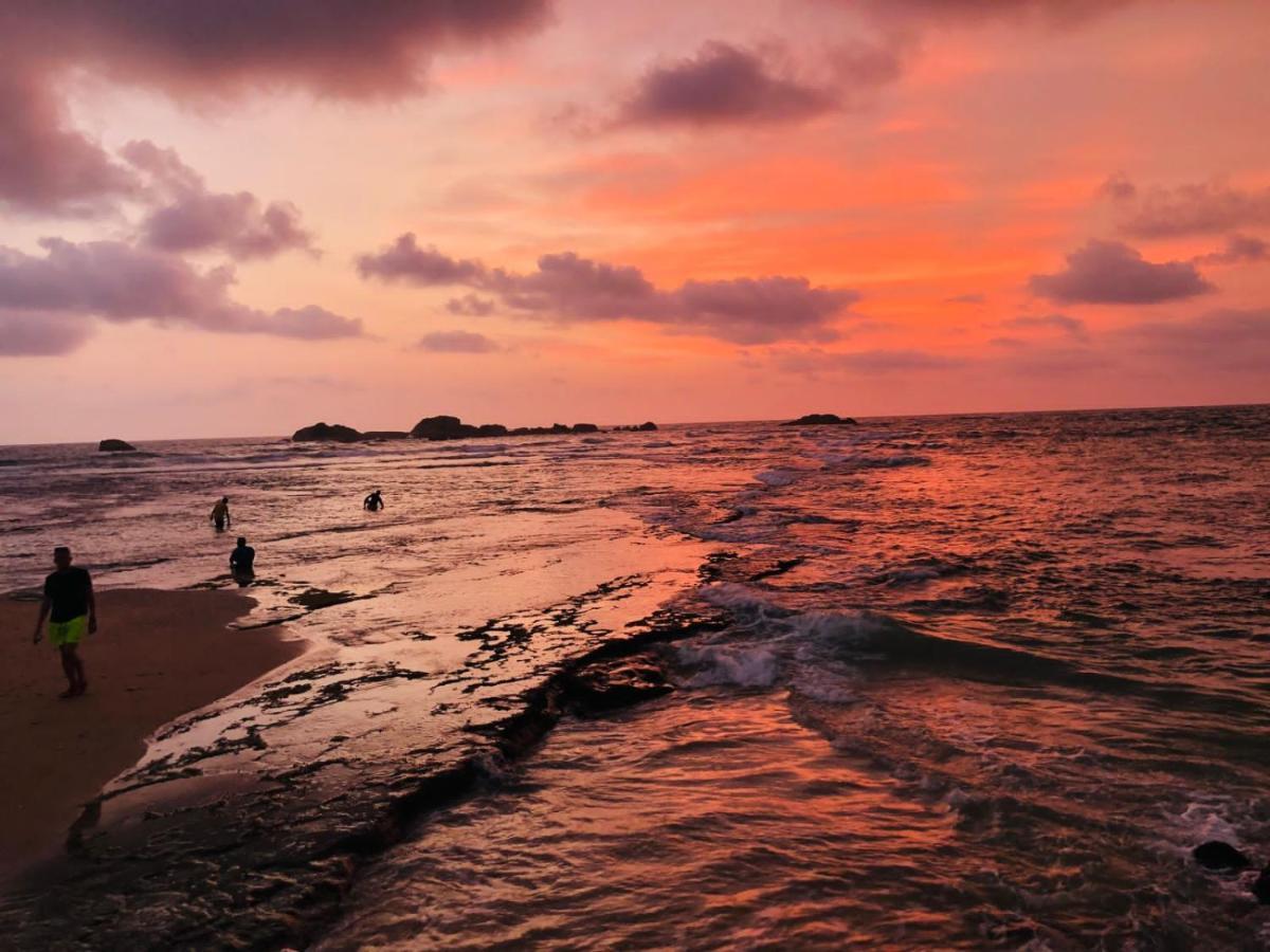City Sunrise Хиккадува Экстерьер фото