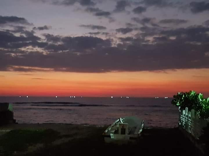 City Sunrise Хиккадува Экстерьер фото